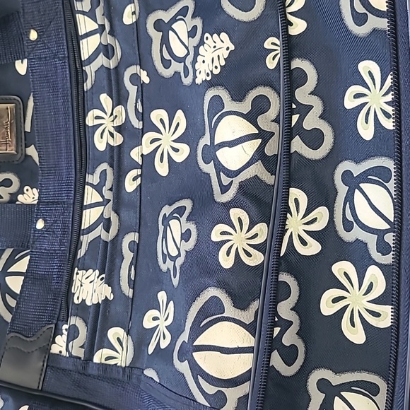 Hawaii Rolling Extendable Travel Bag - Picture 3 of 11